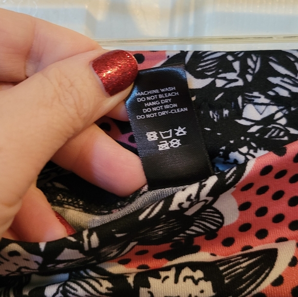 POPfit Cropped Leggings • Pink, White, Black - Picture 5 of 8